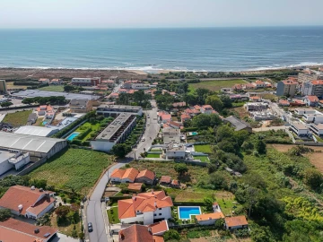 Moradia T4 para Venda em São Felix da Marinha