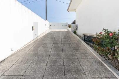 Moradia T4 para Venda em São Felix da Marinha