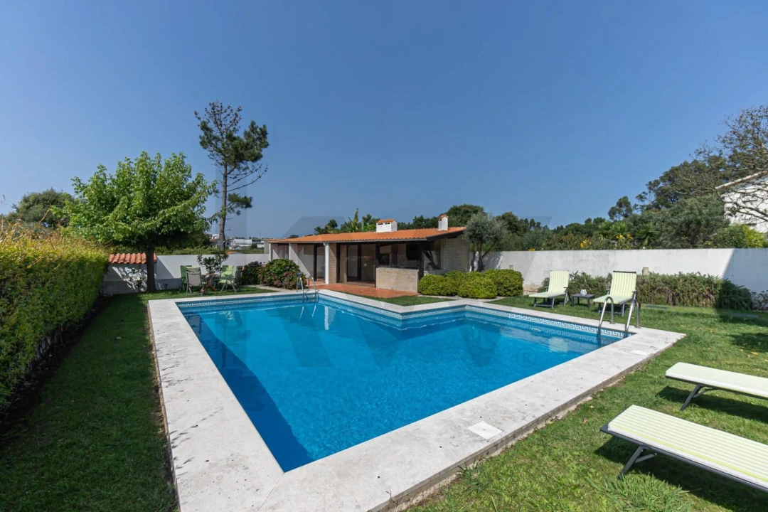 Moradia T4 para Venda em São Felix da Marinha Foto 5