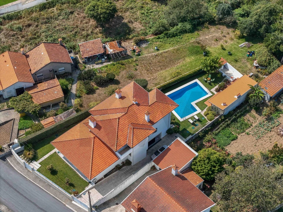 Moradia T4 para Venda em São Felix da Marinha Foto 97