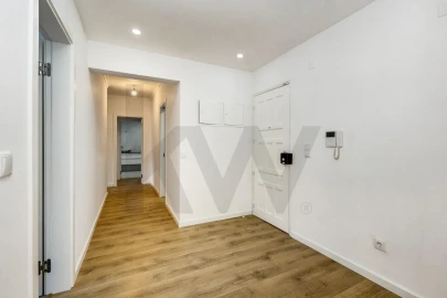 Apartamento T2 para Venda em Massamá e Monte Abraão