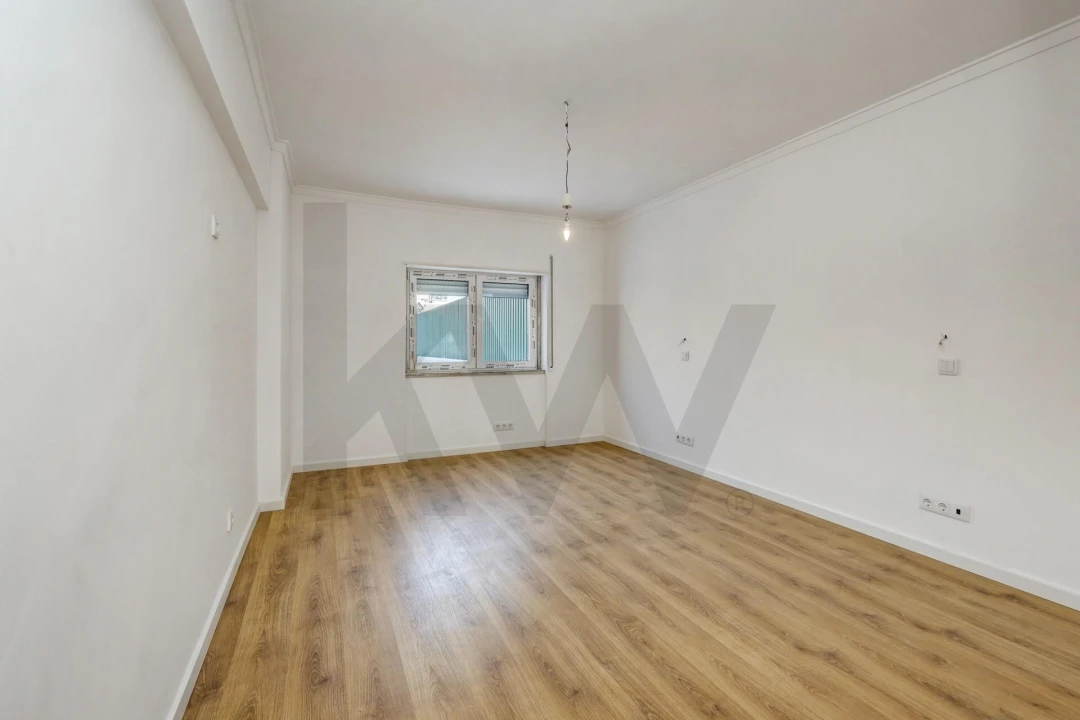 Apartamento T2 para Venda em Massamá e Monte Abraão Foto 18