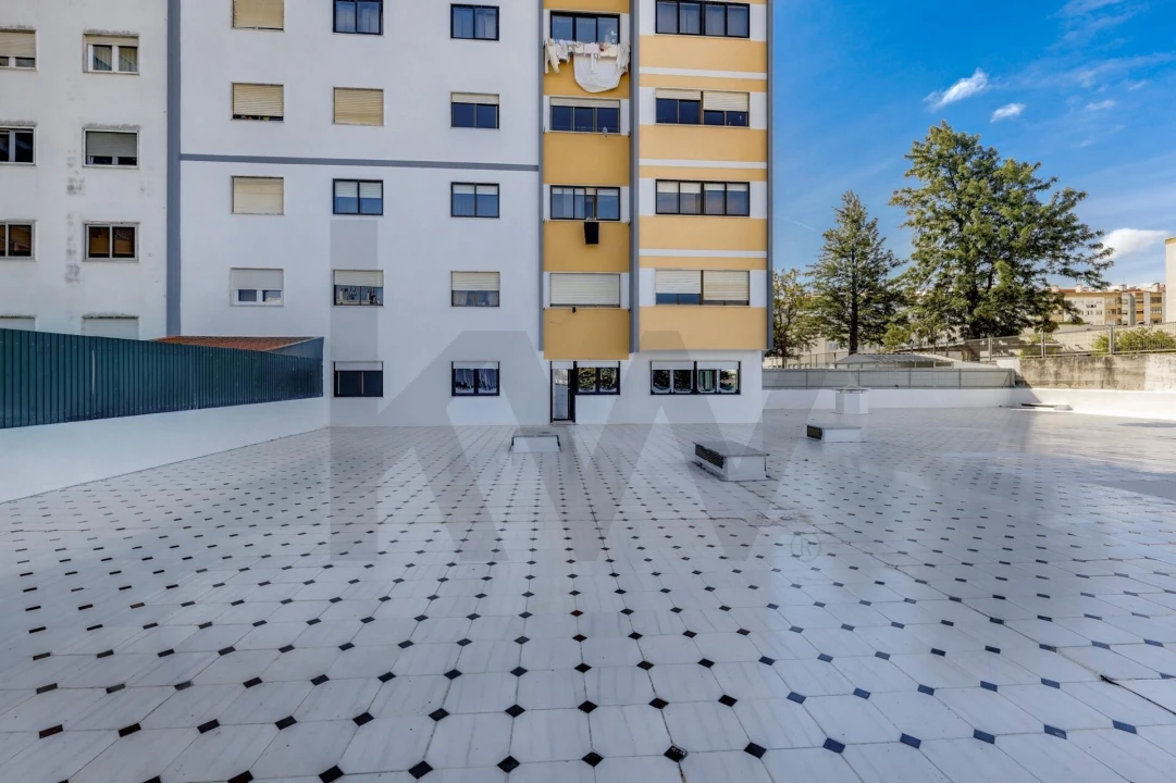 Apartamento T2 para Venda em Massamá e Monte Abraão Foto 22