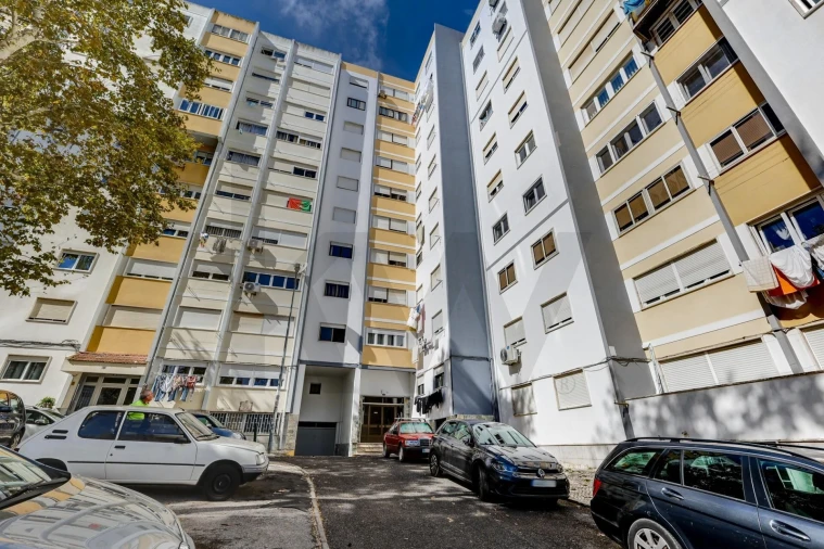 Apartamento T2 para Venda em Massamá e Monte Abraão Foto 25
