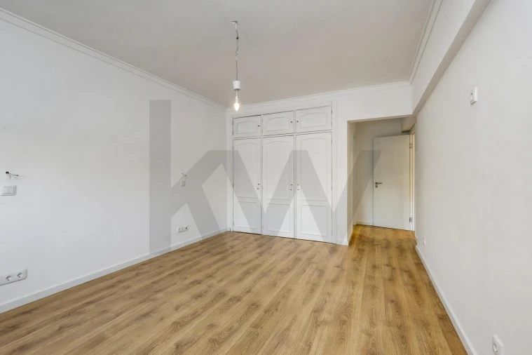 Apartamento T2 para Venda em Massamá e Monte Abraão Foto 17
