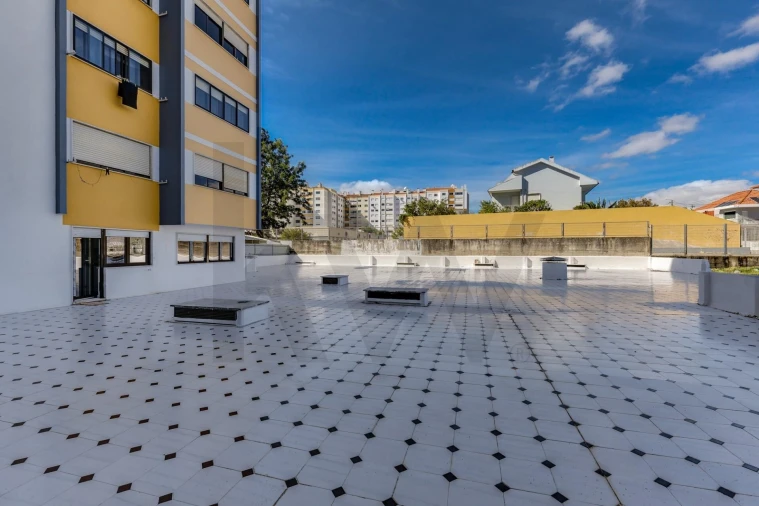 Apartamento T2 para Venda em Massamá e Monte Abraão Foto 21