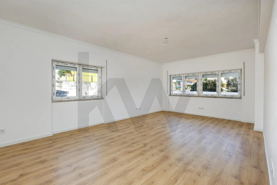 Apartamento T2 para Venda em Massamá e Monte Abraão Foto 14