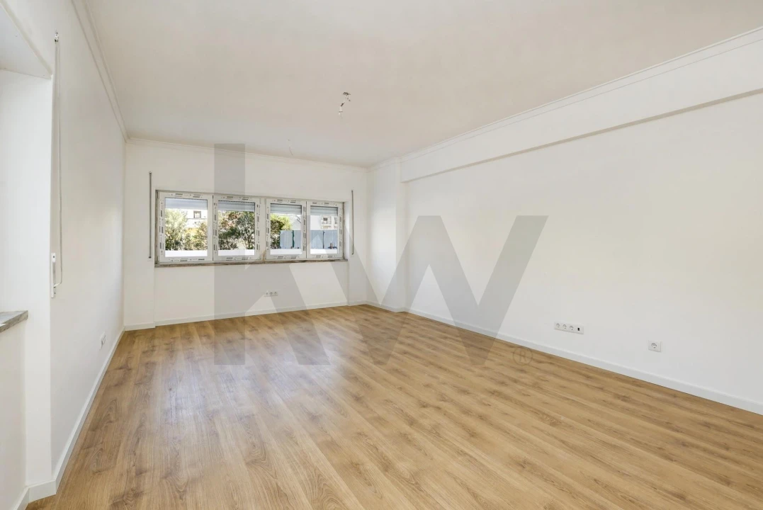 Apartamento T2 para Venda em Massamá e Monte Abraão Foto 13