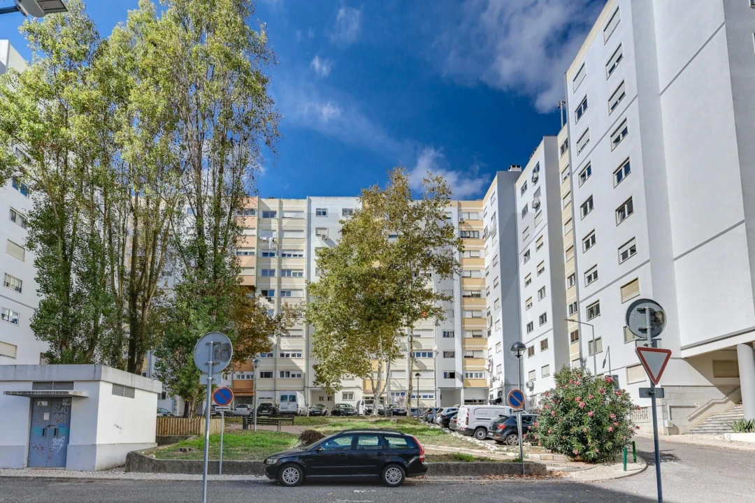 Apartamento T2 para Venda em Massamá e Monte Abraão Foto 26