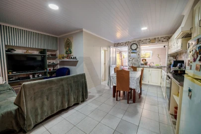 Moradia T2 para Venda em Algarvia