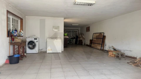 Moradia T2 para Venda em Caldas de São Jorge e Pigeiros