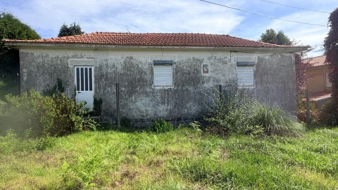 Moradia T2 para Venda em Caldas de São Jorge e Pigeiros