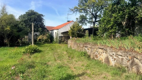Moradia T2 para Venda em Caldas de São Jorge e Pigeiros