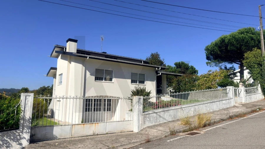 Moradia T2 para Venda em Caldas de São Jorge e Pigeiros Foto 2