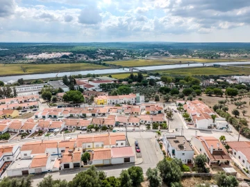 Moradia T4 para Venda em Santa Maria do Castelo e Santiago e Santa Susana
