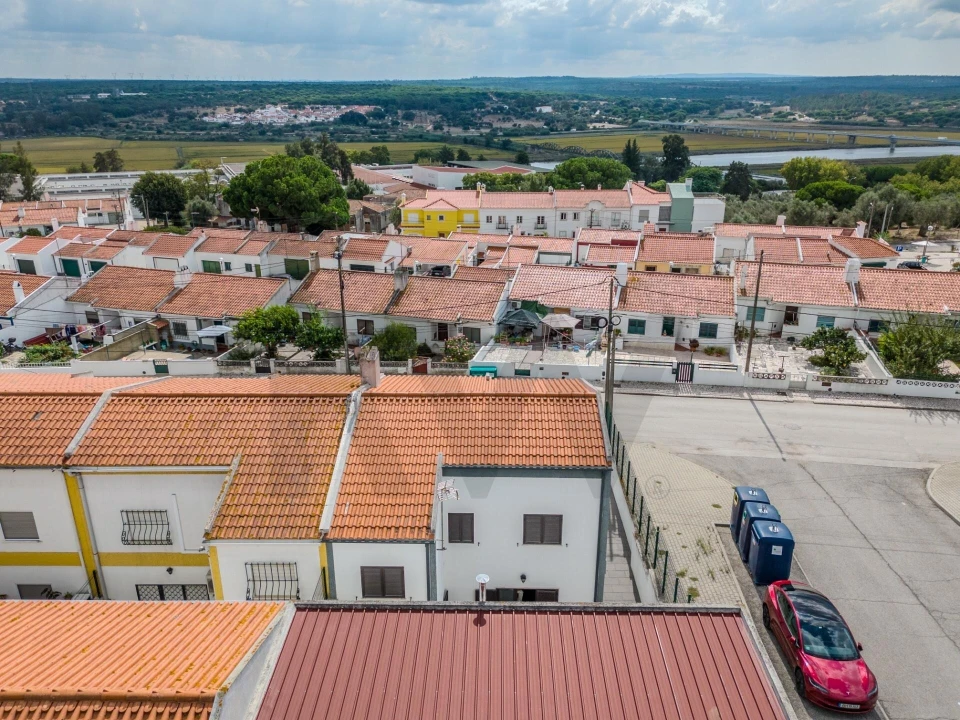 Moradia T4 para Venda em Santa Maria do Castelo e Santiago e Santa Susana Foto 23