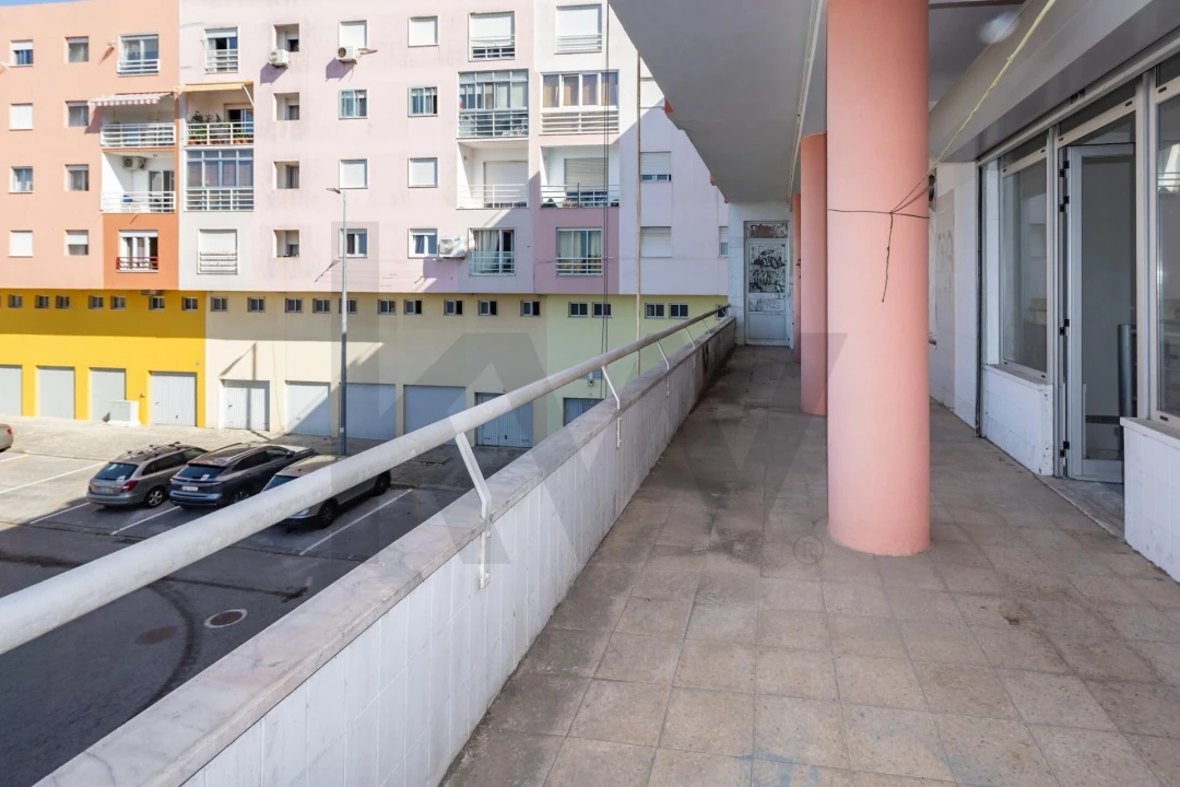 Loja para Arrendamento em Corroios Foto 25