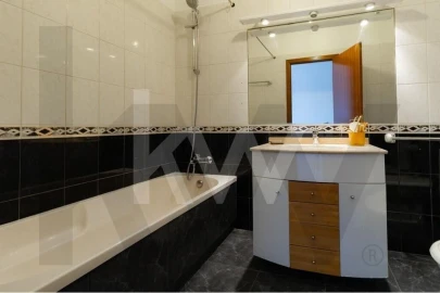 Apartamento T1 para Arrendamento em Santa Marinha e São Pedro da Afurada