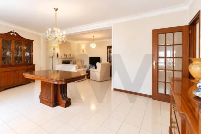 Apartamento T4 para Venda em Mafamude e Vilar do Paraíso
