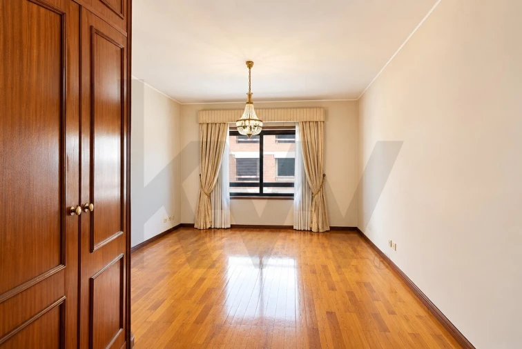 Apartamento T4 para Venda em Mafamude e Vilar do Paraíso Foto 31