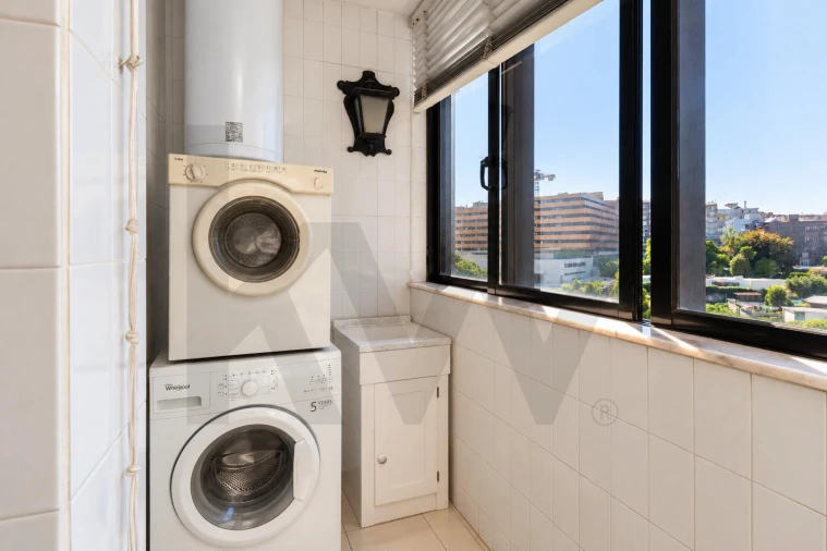 Apartamento T4 para Venda em Mafamude e Vilar do Paraíso Foto 11