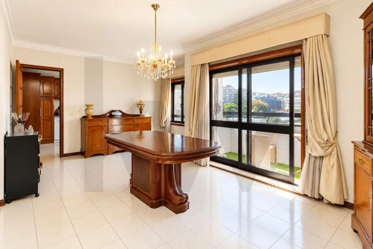 Apartamento T4 para Venda em Mafamude e Vilar do Paraíso Foto 15