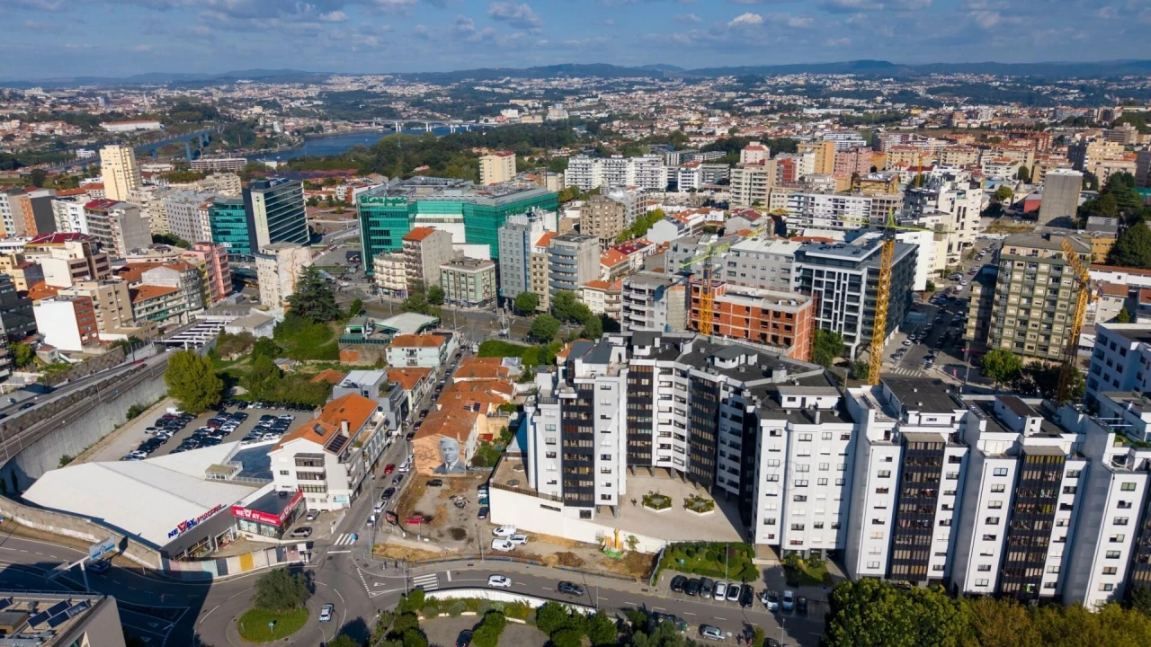 Apartamento T4 para Venda em Mafamude e Vilar do Paraíso Foto 38