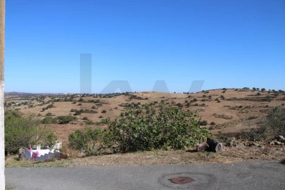 Moradia para Venda em Almodôvar e Graça dos Padrões