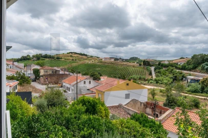 Moradia T4 para Venda em Carvoeira e Carmões