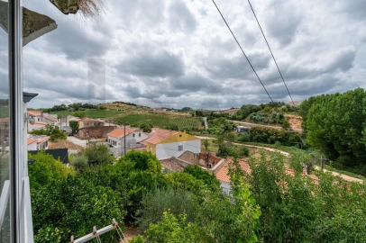 Moradia T4 para Venda em Carvoeira e Carmões