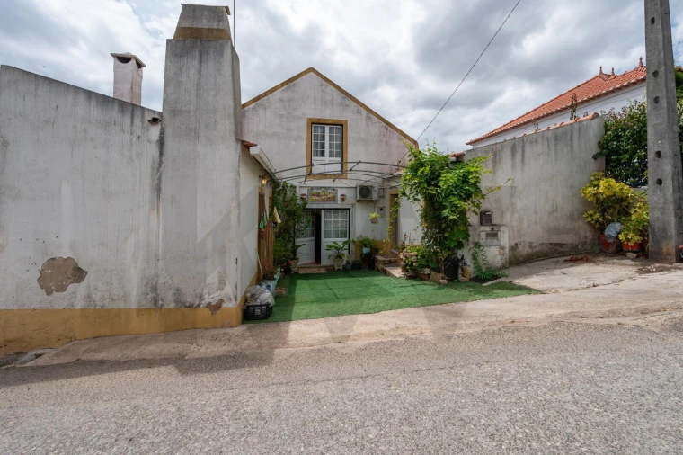 Moradia T4 para Venda em Carvoeira e Carmões Foto 44
