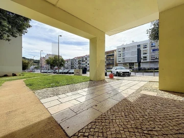 Apartamento T3 para Venda em Alvalade