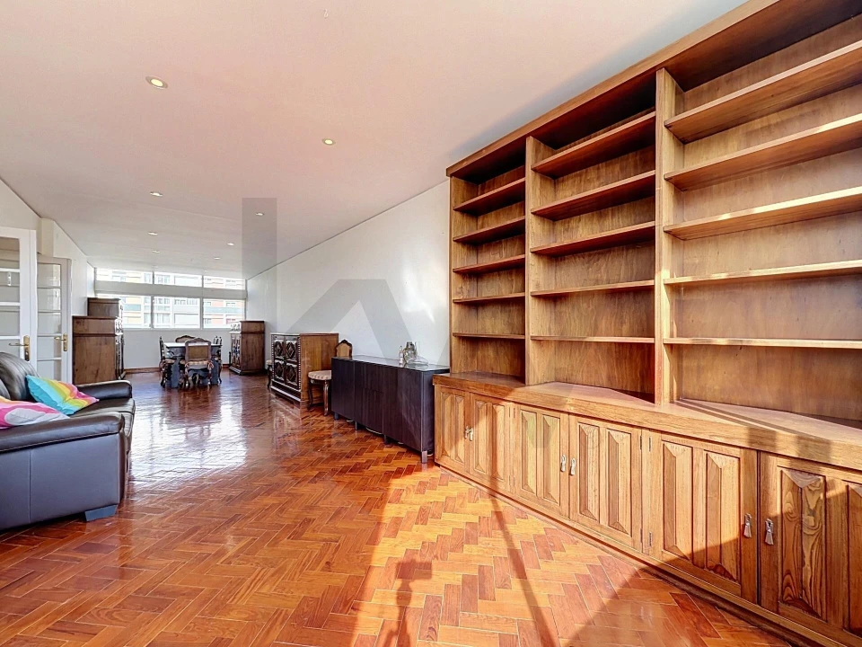 Apartamento T3 para Venda em Alvalade Foto 6