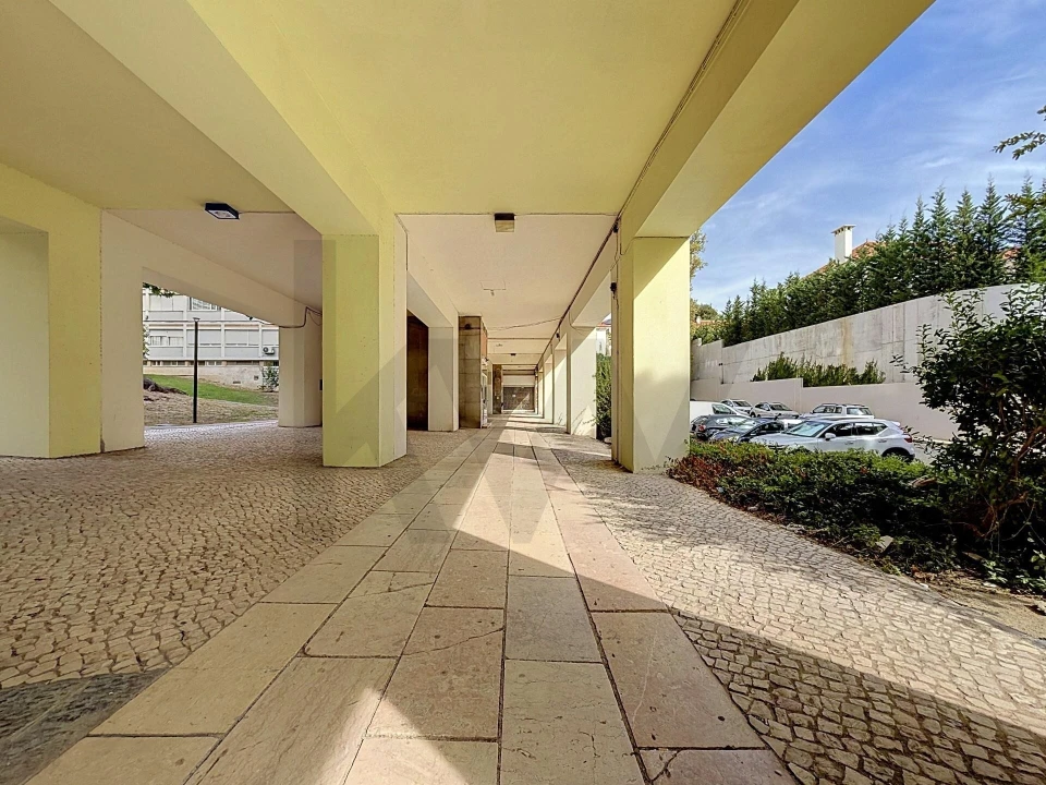 Apartamento T3 para Venda em Alvalade Foto 32