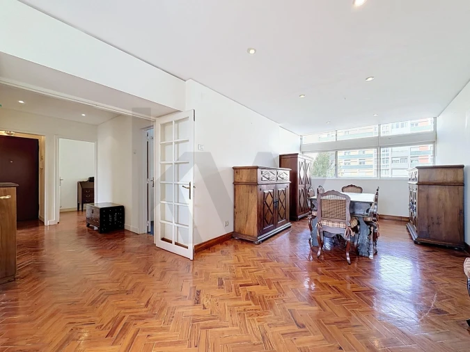 Apartamento T3 para Venda em Alvalade Foto 2