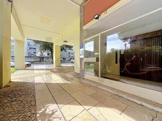 Apartamento T3 para Venda em Alvalade Foto 31
