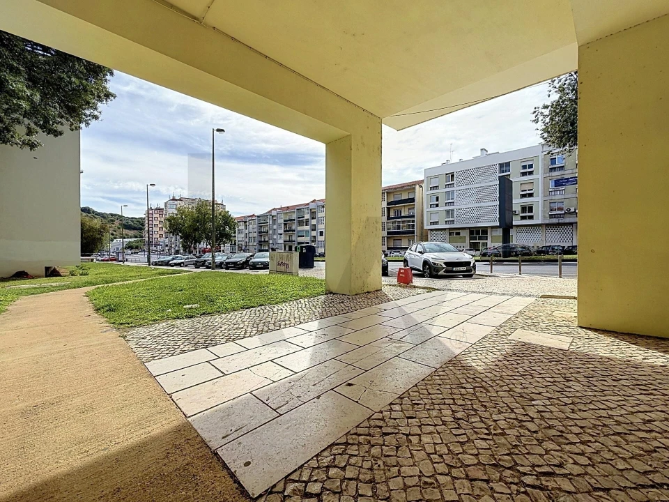 Apartamento T3 para Venda em Alvalade Foto 33