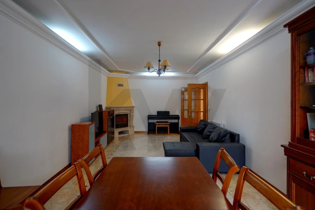 Apartamento T2 para Venda em Algueirão-Mem Martins Foto 2