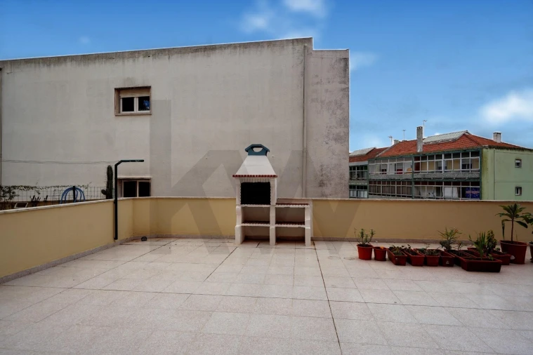 Apartamento T2 para Venda em Algueirão-Mem Martins Foto 17