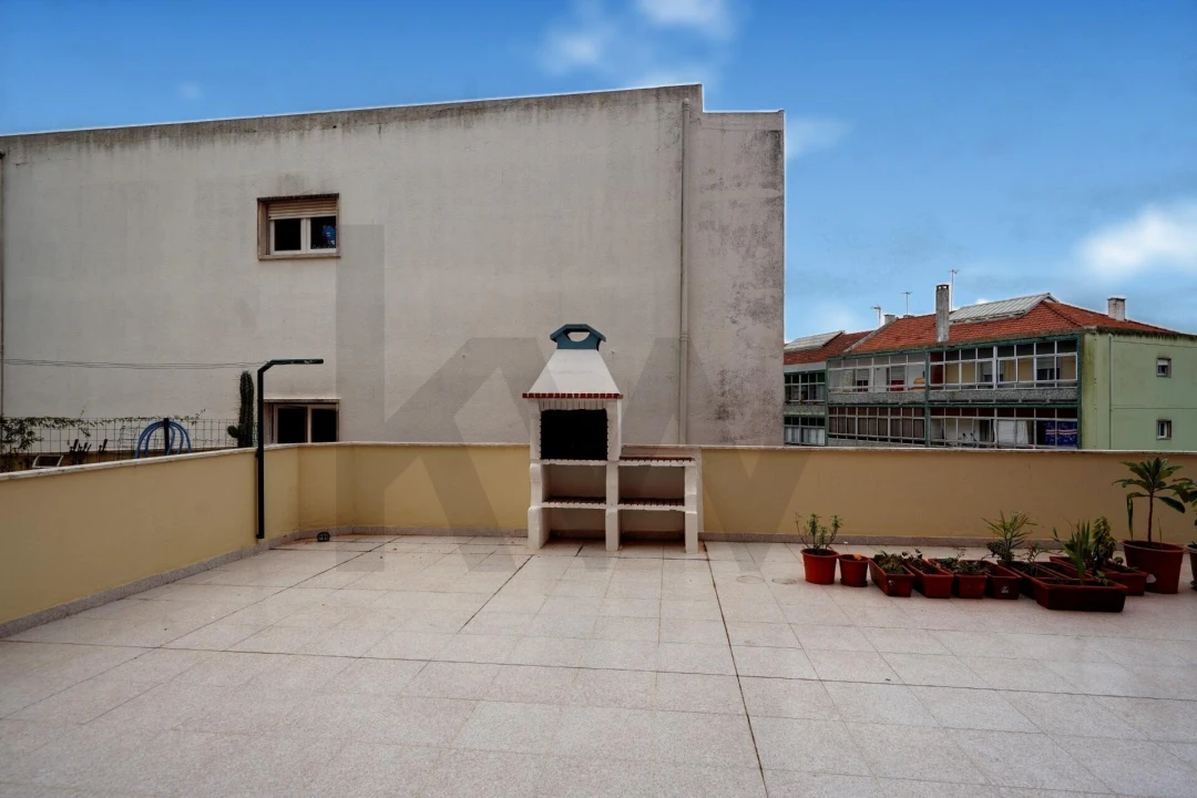 Apartamento T2 para Venda em Algueirão-Mem Martins Foto 17