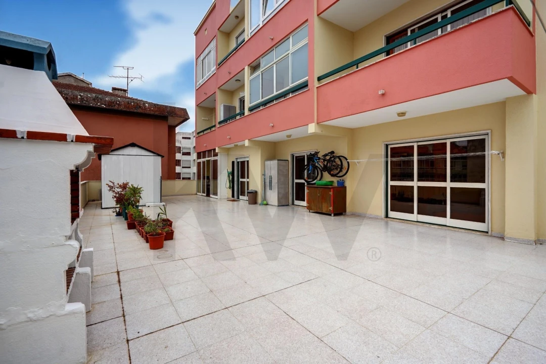 Apartamento T2 para Venda em Algueirão-Mem Martins Foto 13