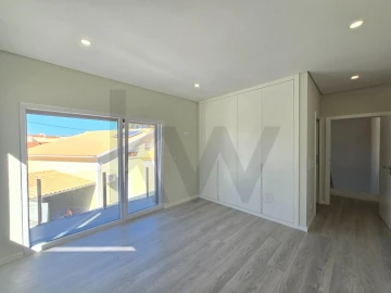 Moradia T5 para Venda em Azeitão (São Lourenço e São Simão)