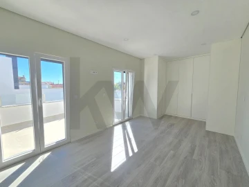 Moradia T5 para Venda em Azeitão (São Lourenço e São Simão)