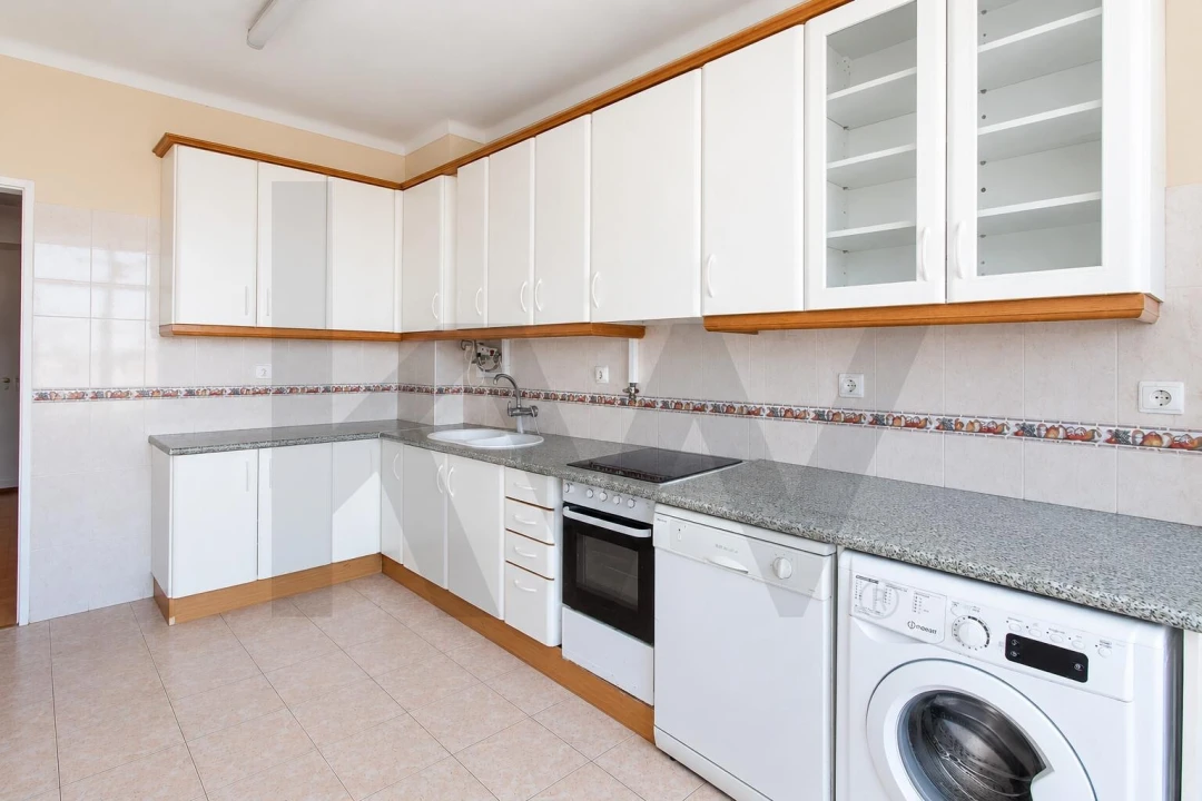 Apartamento T2 para Venda em Amora Foto 10