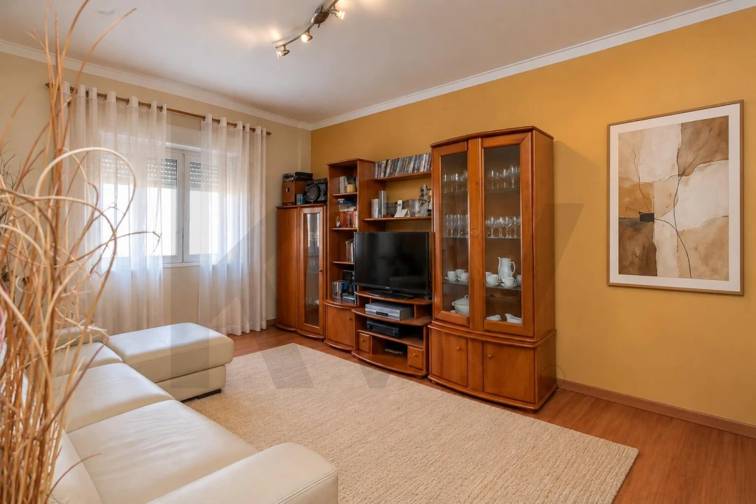 Apartamento T2 para Venda em Amora Foto 1