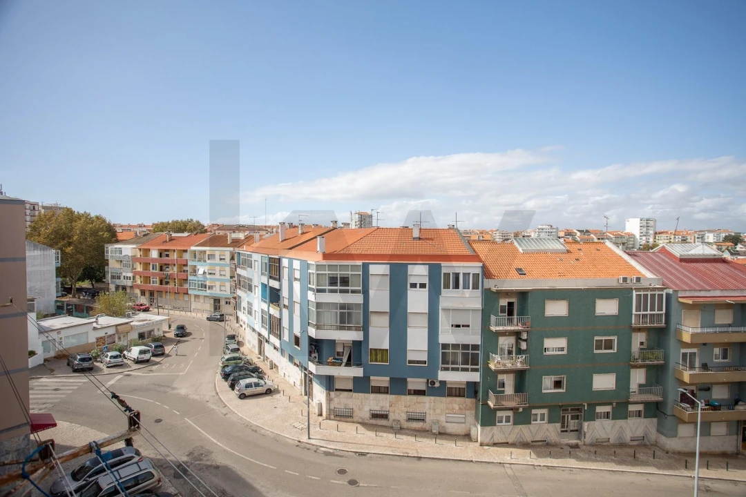 Apartamento T2 para Venda em Amora Foto 18