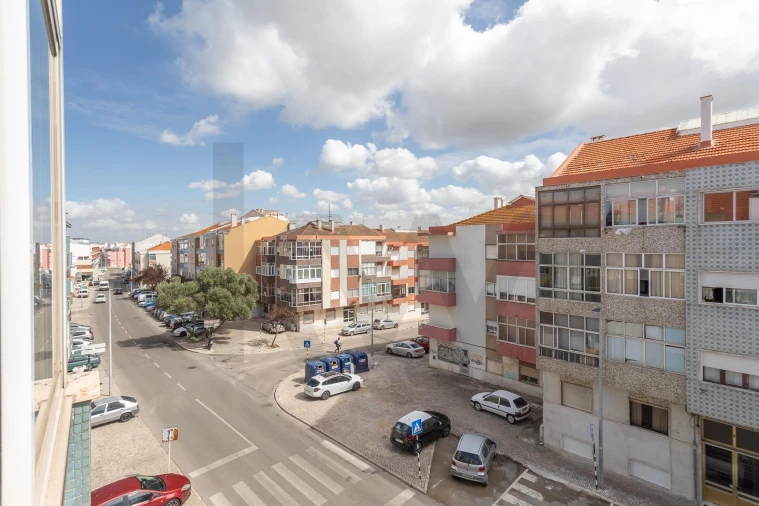 Apartamento T2 para Venda em Amora Foto 17