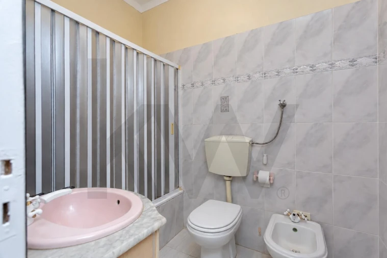 Apartamento T2 para Venda em Amora Foto 14