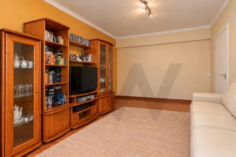 Apartamento T2 para Venda em Amora Foto 2