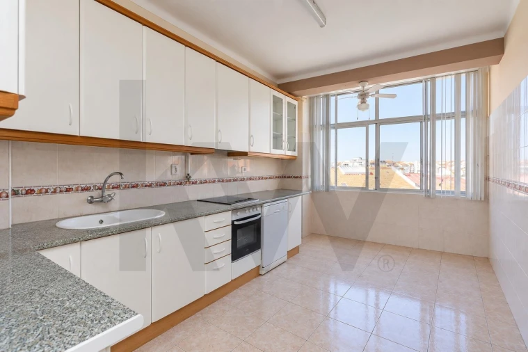 Apartamento T2 para Venda em Amora Foto 8